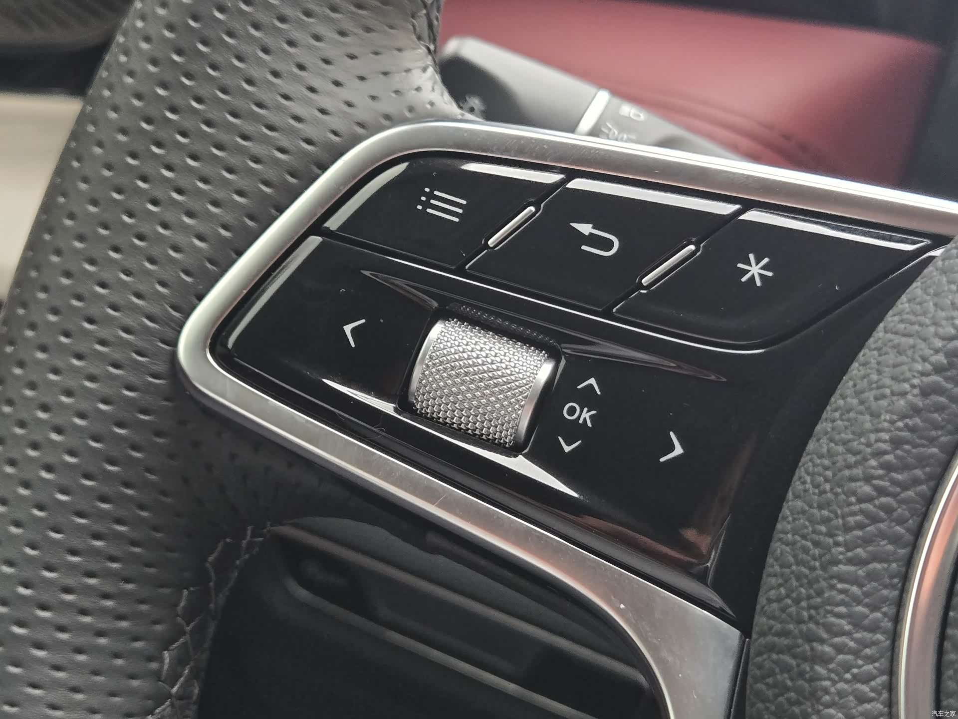 Hongqi H5, 2025 20