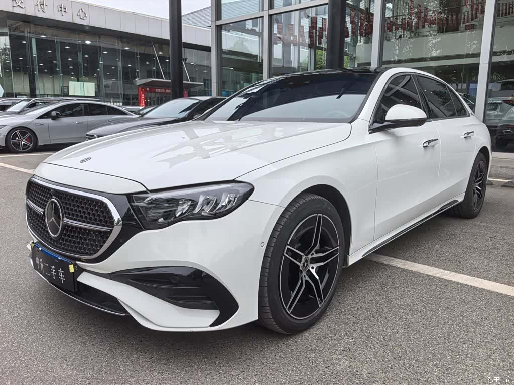 Mercedes-Benz E-Class, 2024 3
