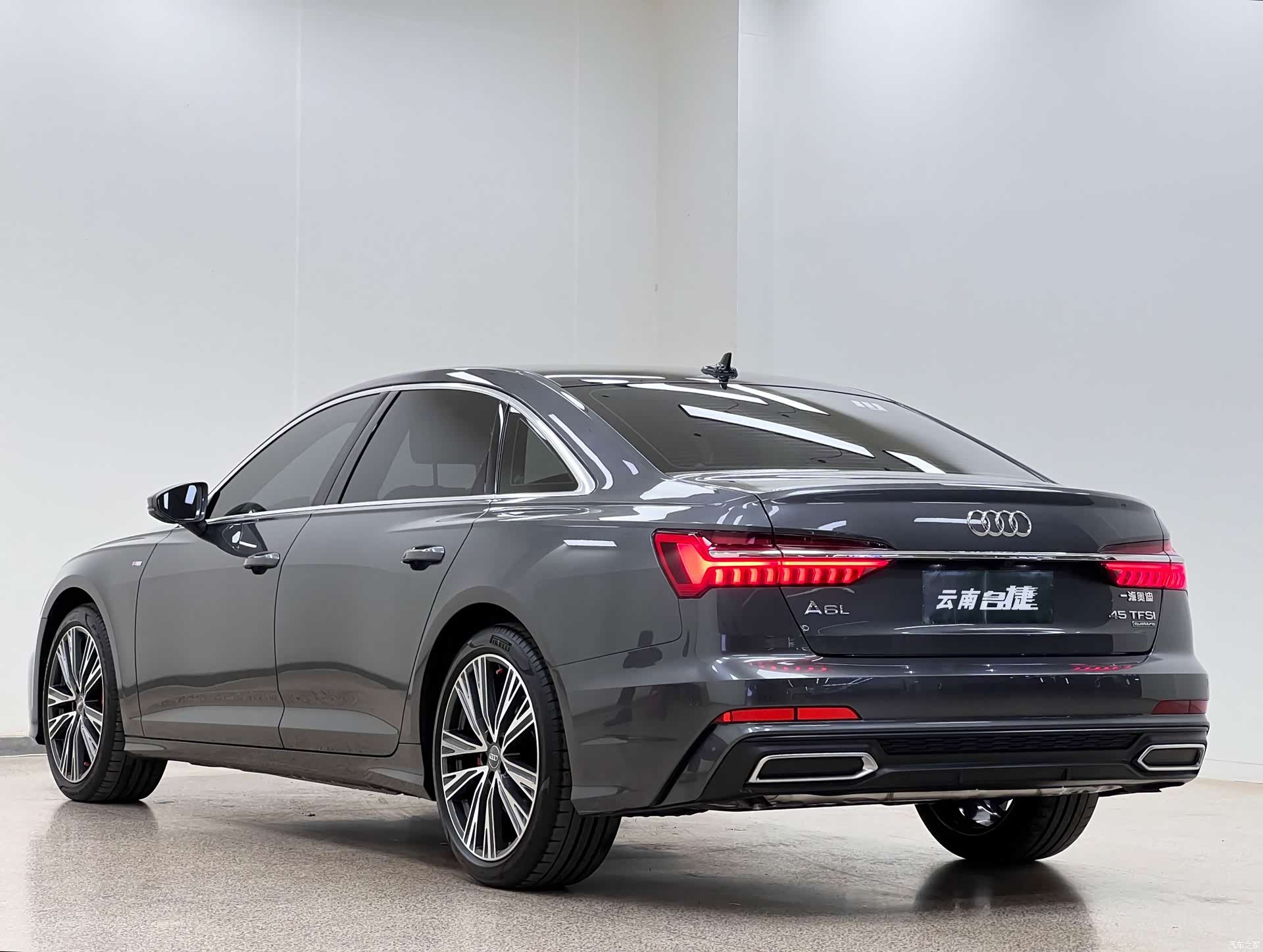 Audi A6L, 2019 все фото