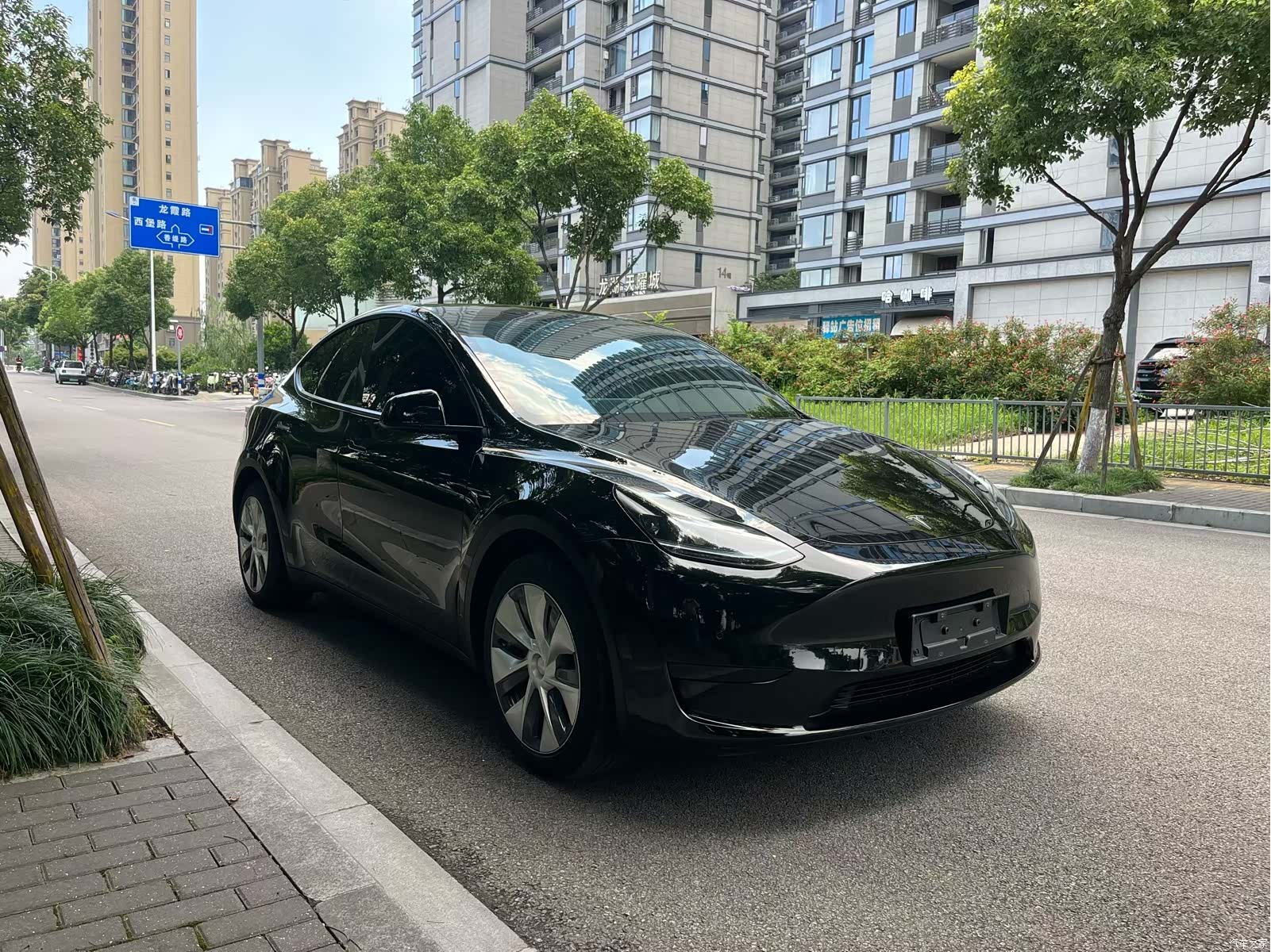 Tesla Model Y, 2023 3