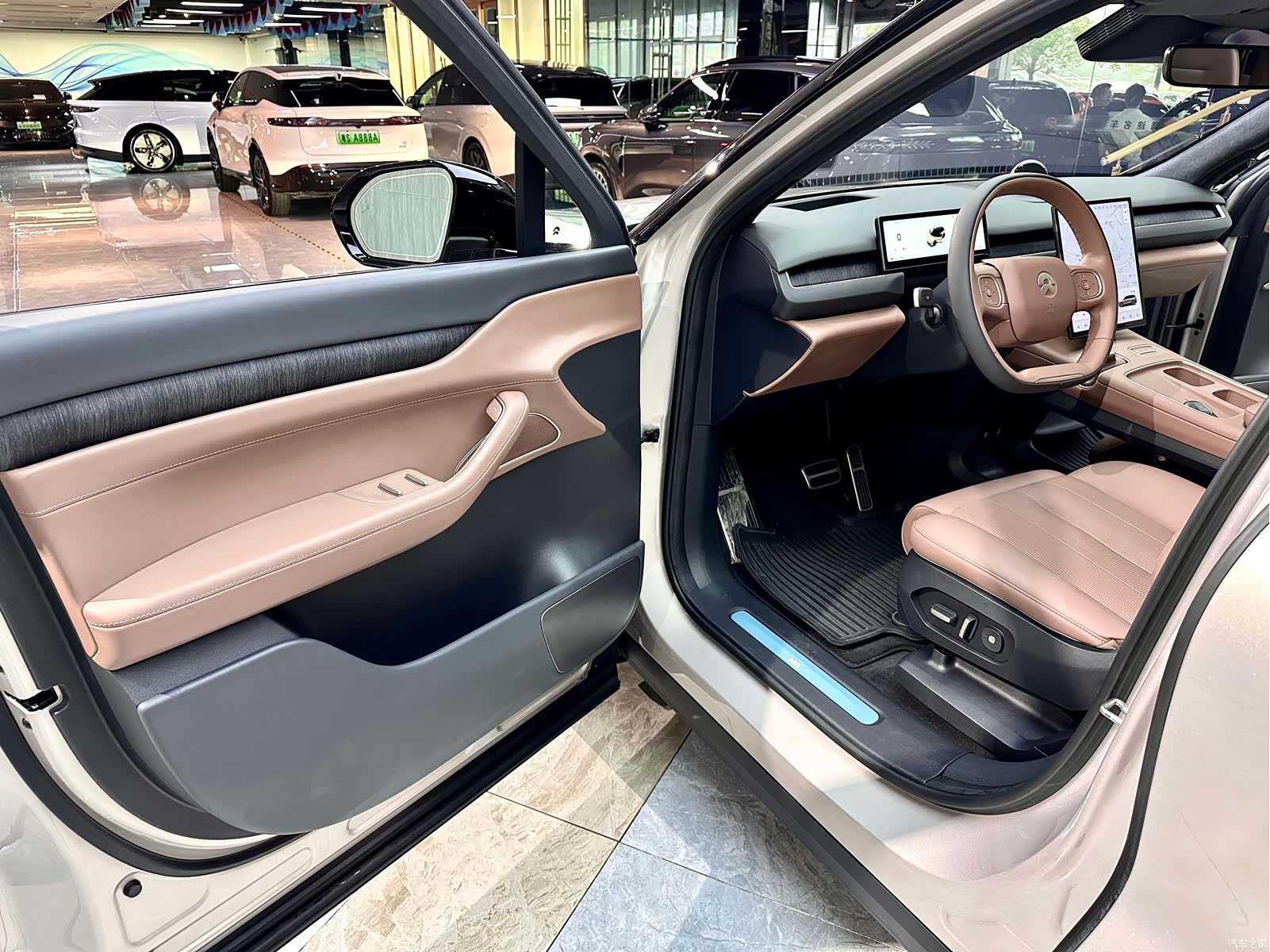 NIO ES8, 2023 7