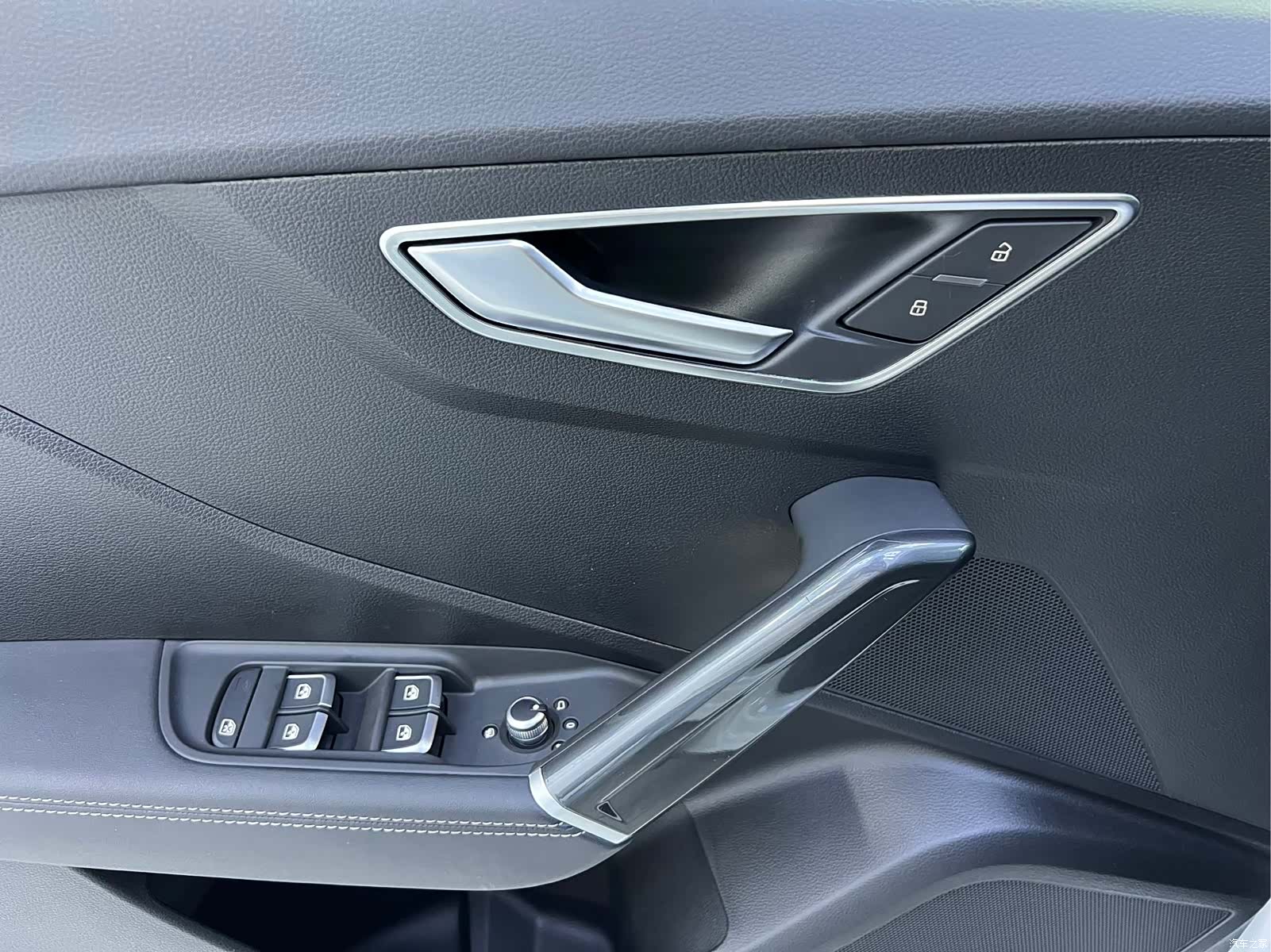 Audi Q2L, 2023 4