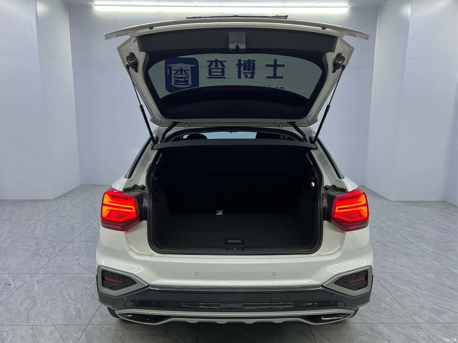 Audi Q2L, 2023 17