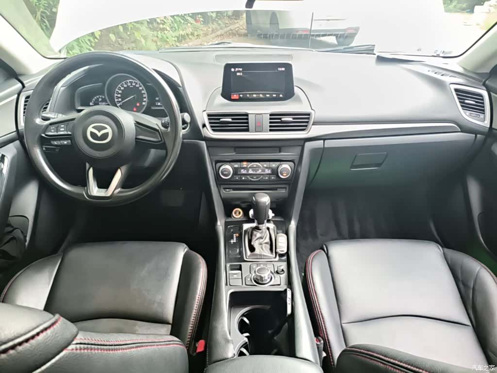 Mazda Mazda3, 2017 13