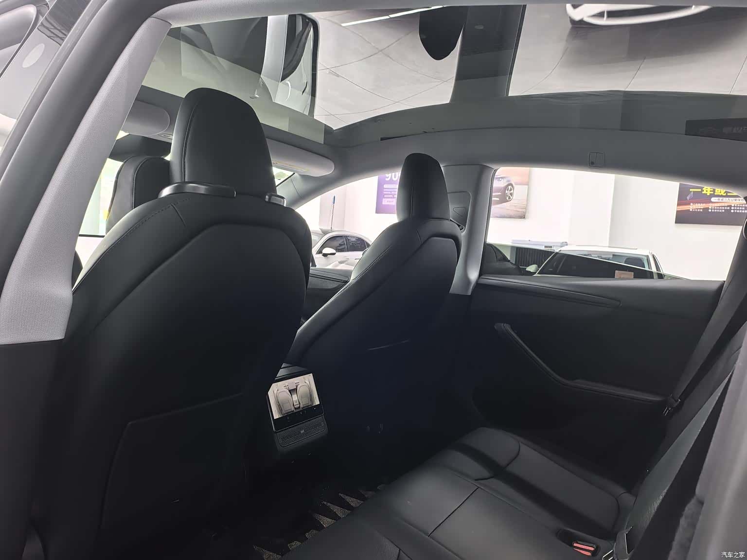 Tesla Model Y, 2025 все фото