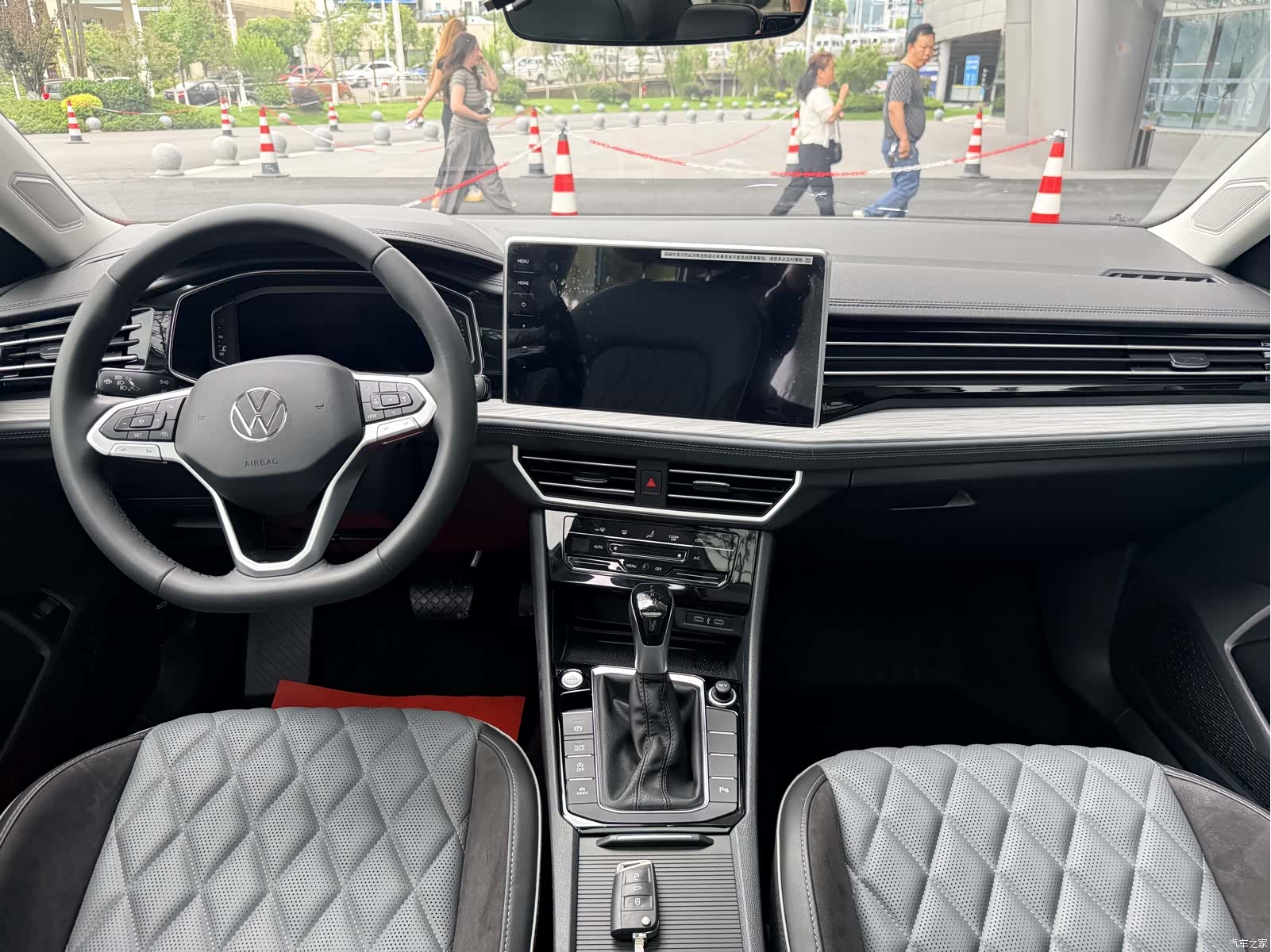 Volkswagen Sagitar, 2024 12