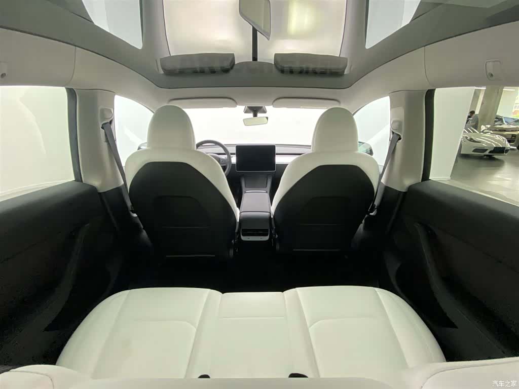 Tesla Model Y, 2022 30