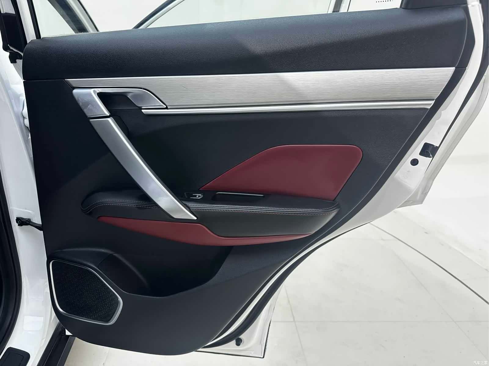 Geely Coolray, 2022 20
