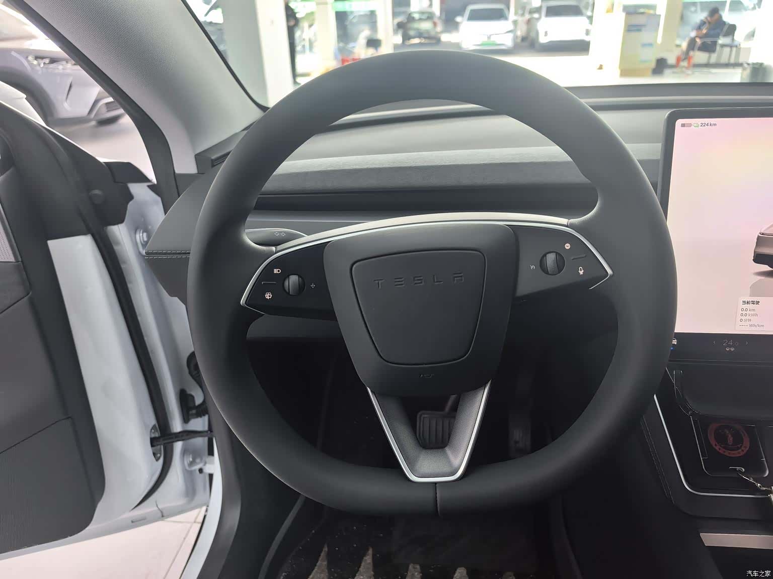 Tesla Model Y, 2025 6