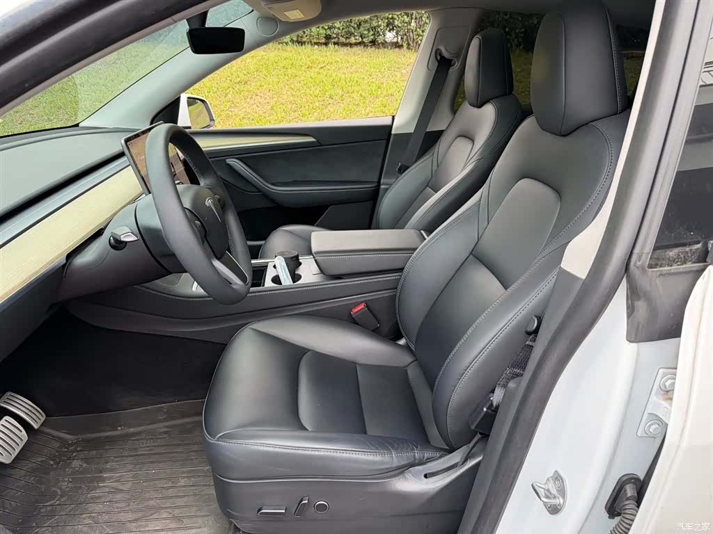 Tesla Model Y, 2023 8