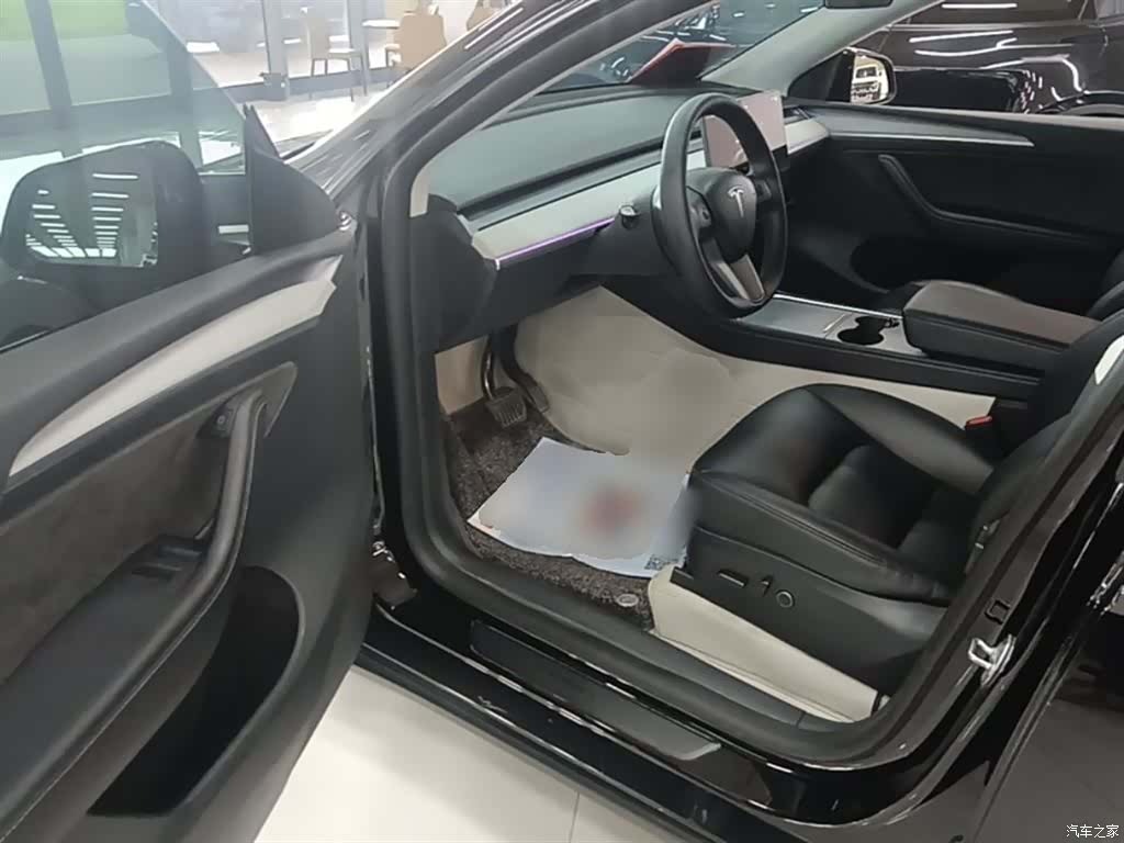 Tesla Model Y, 2024 16