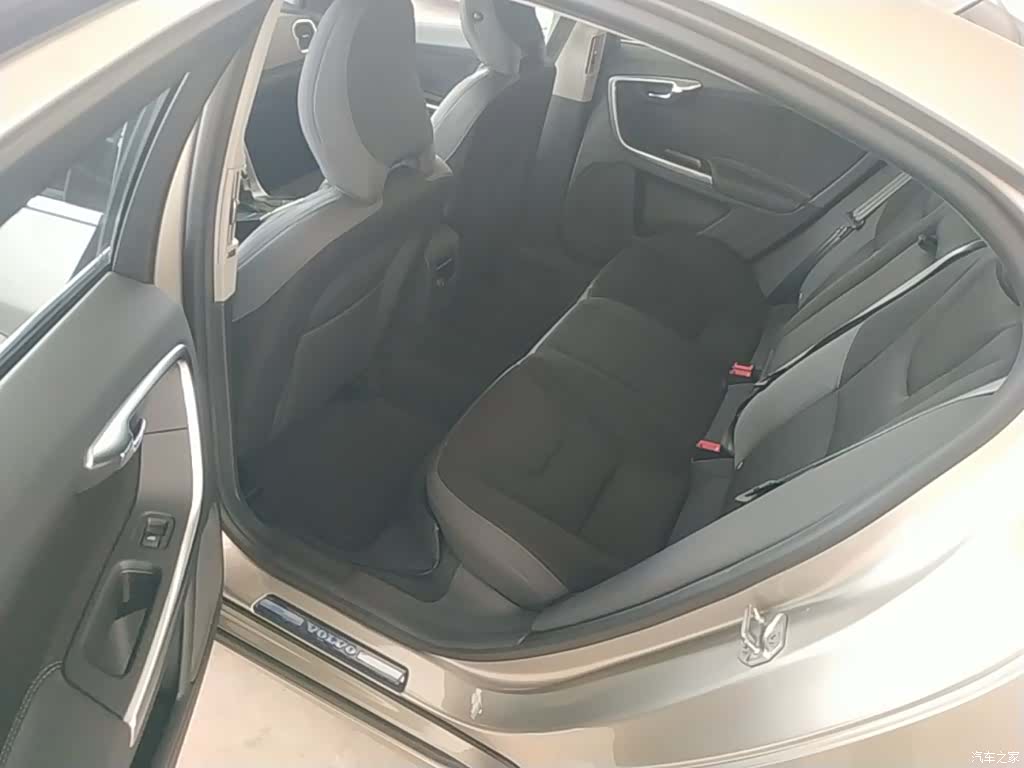 Volvo S60, 2014 17