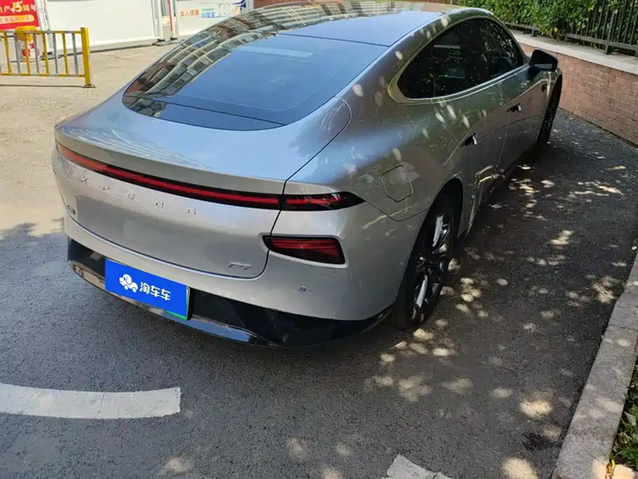 XPENG P7