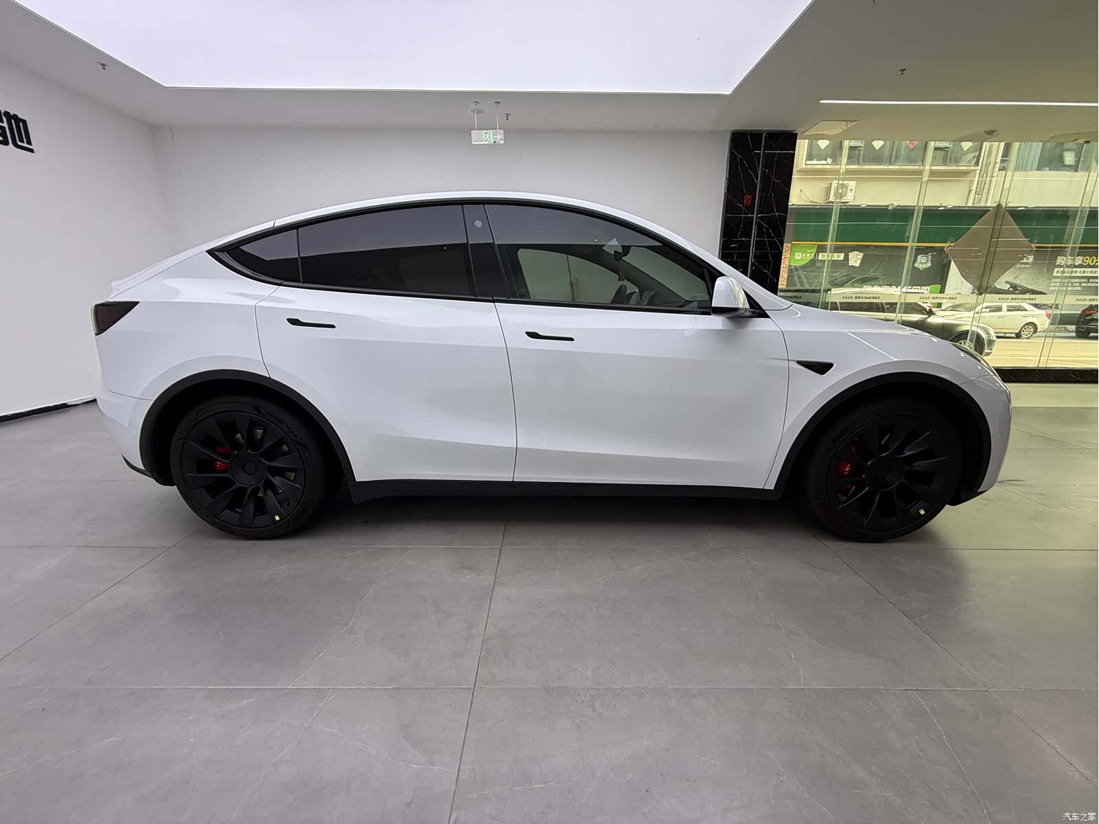 Tesla Model Y, 2022 7