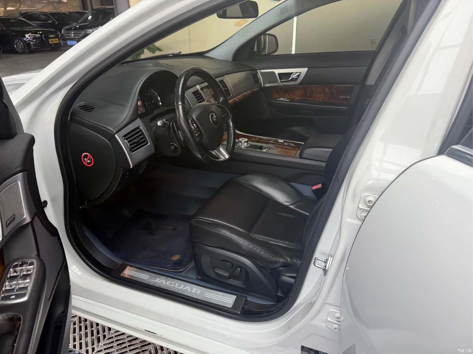 Jaguar XF, 2016 4