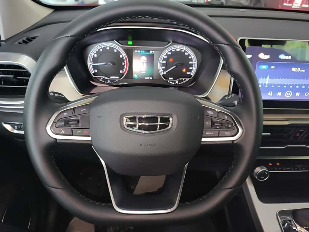 Geely Coolray, 2024 11