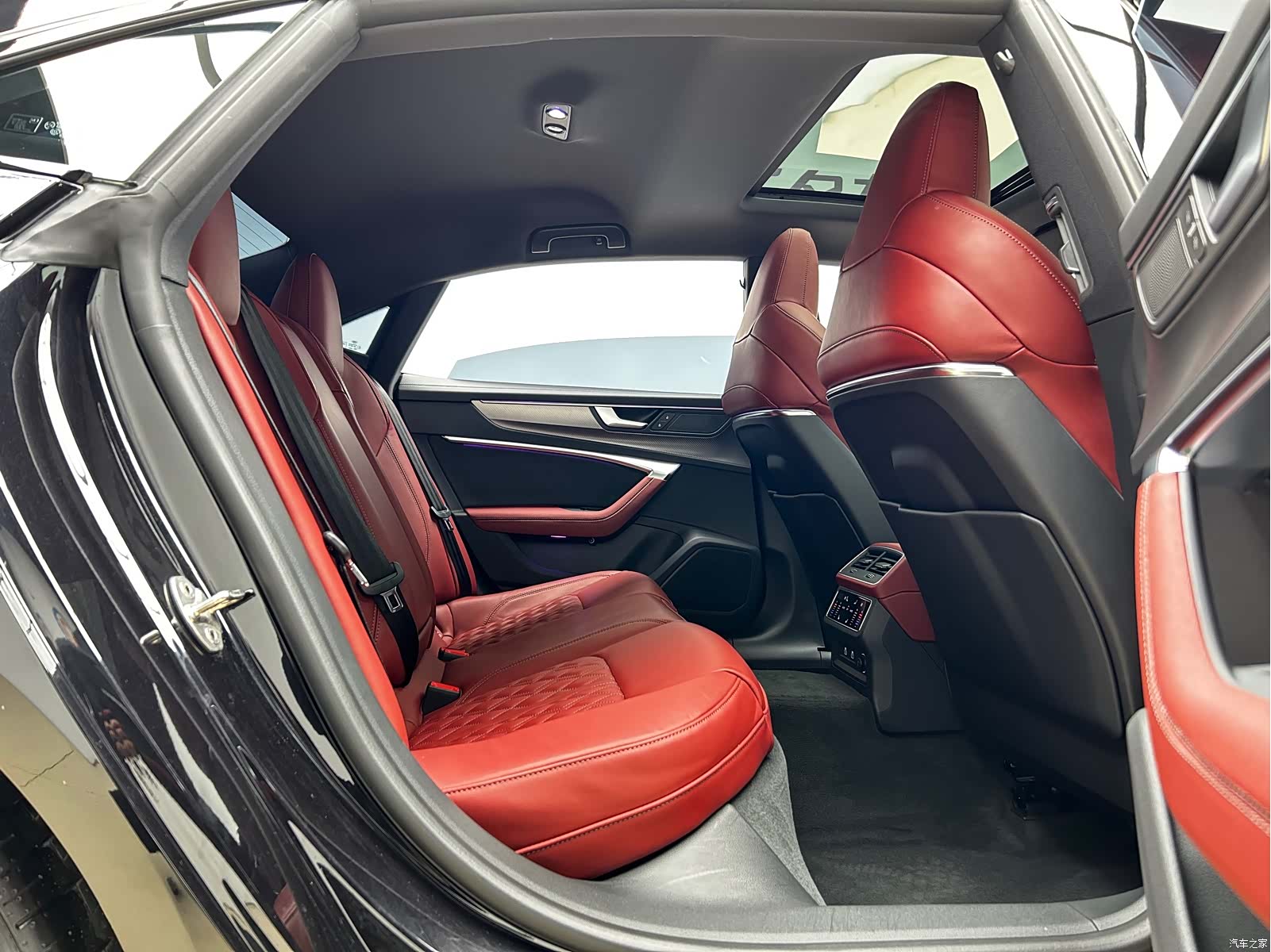 Audi A7L, 2025 20