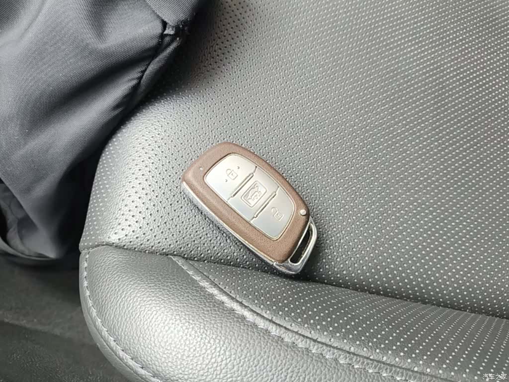 Hyundai GLS, 2016 17