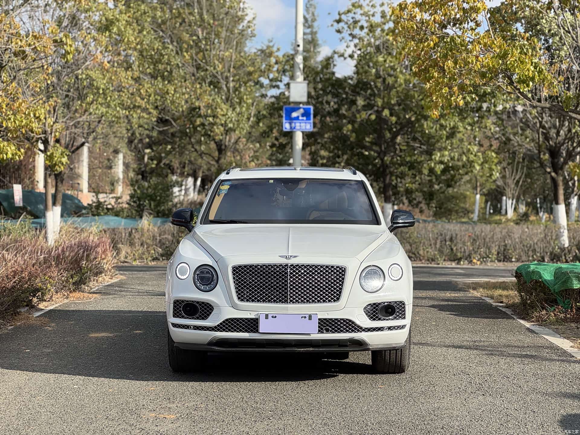 Bentley Bentayga, 2016 2