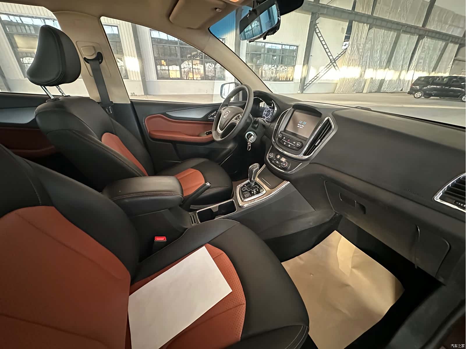 Wuling 560, 2017 16