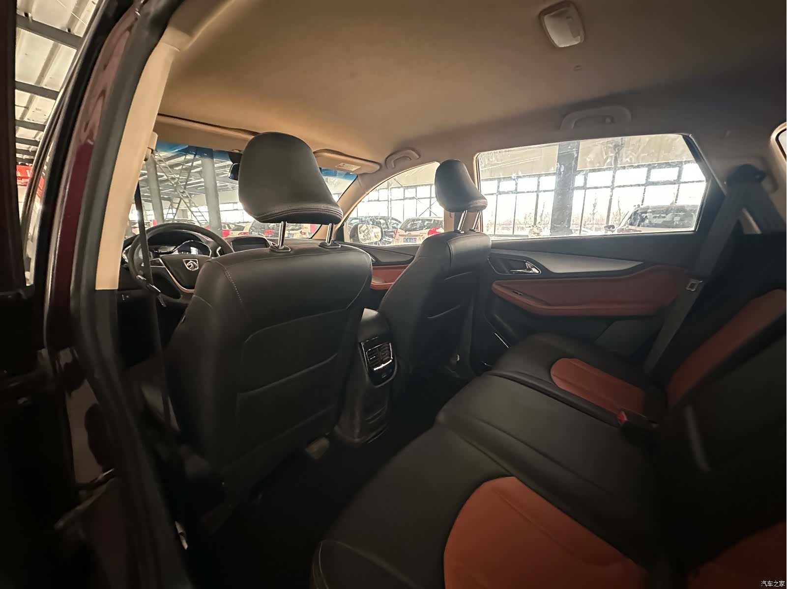 Wuling 560, 2017 9