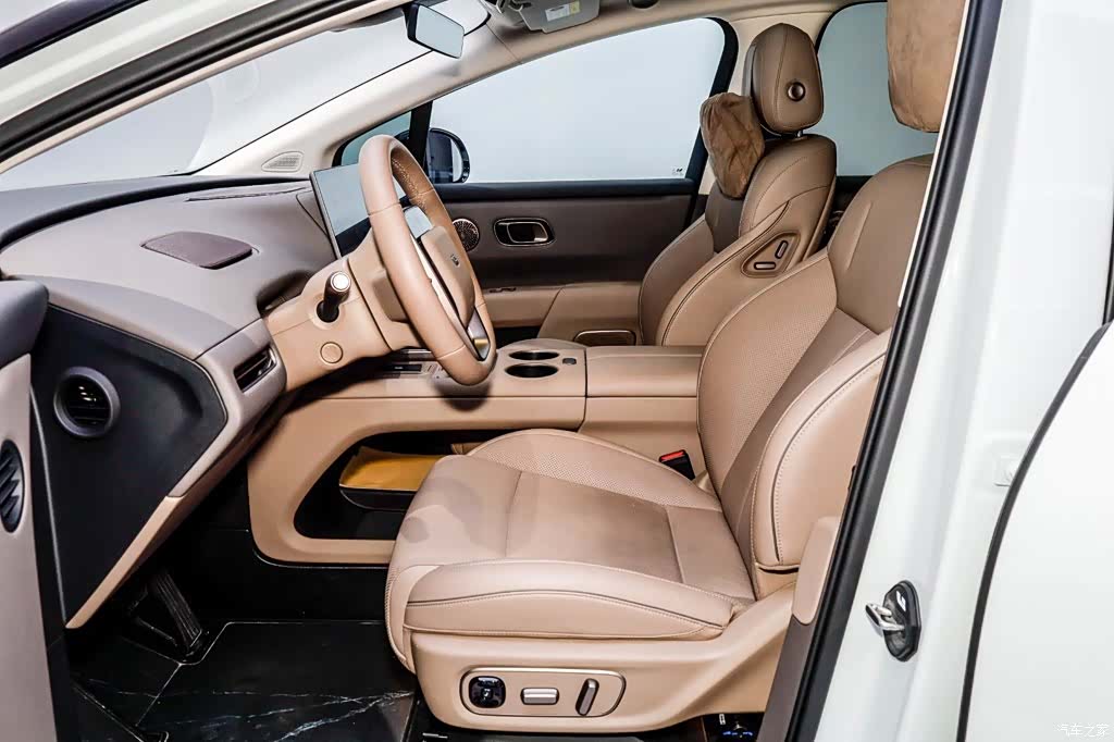 Li Auto i8, 2025 9