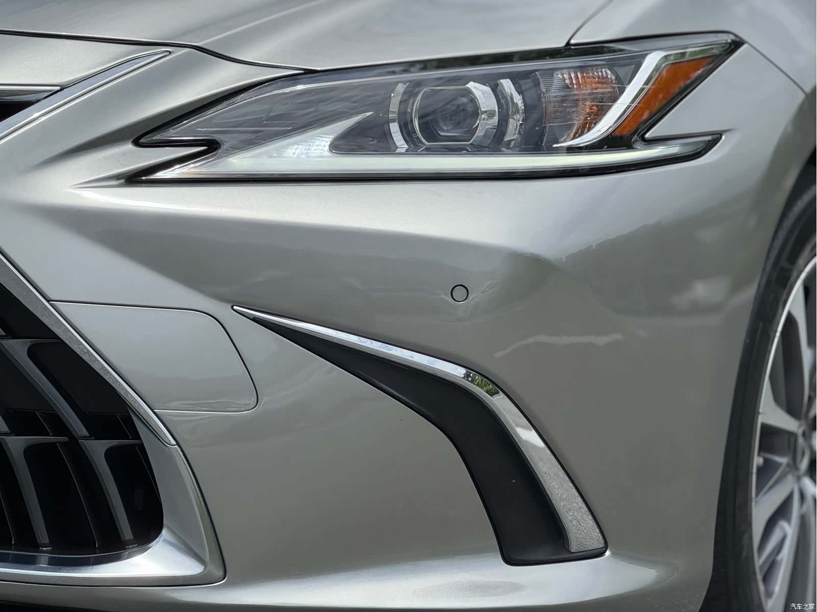 Lexus ES, 2022 17