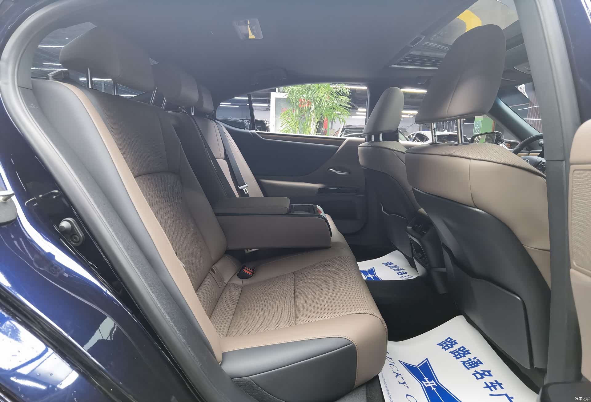 Lexus ES, 2024 9