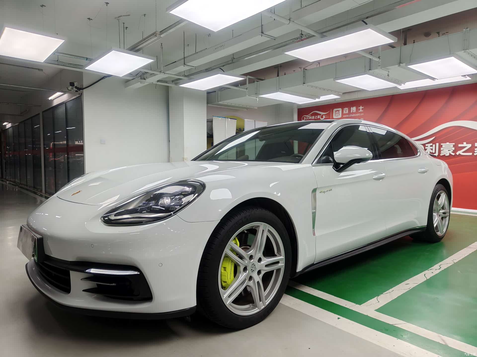 Porsche Panamera, 2019 1
