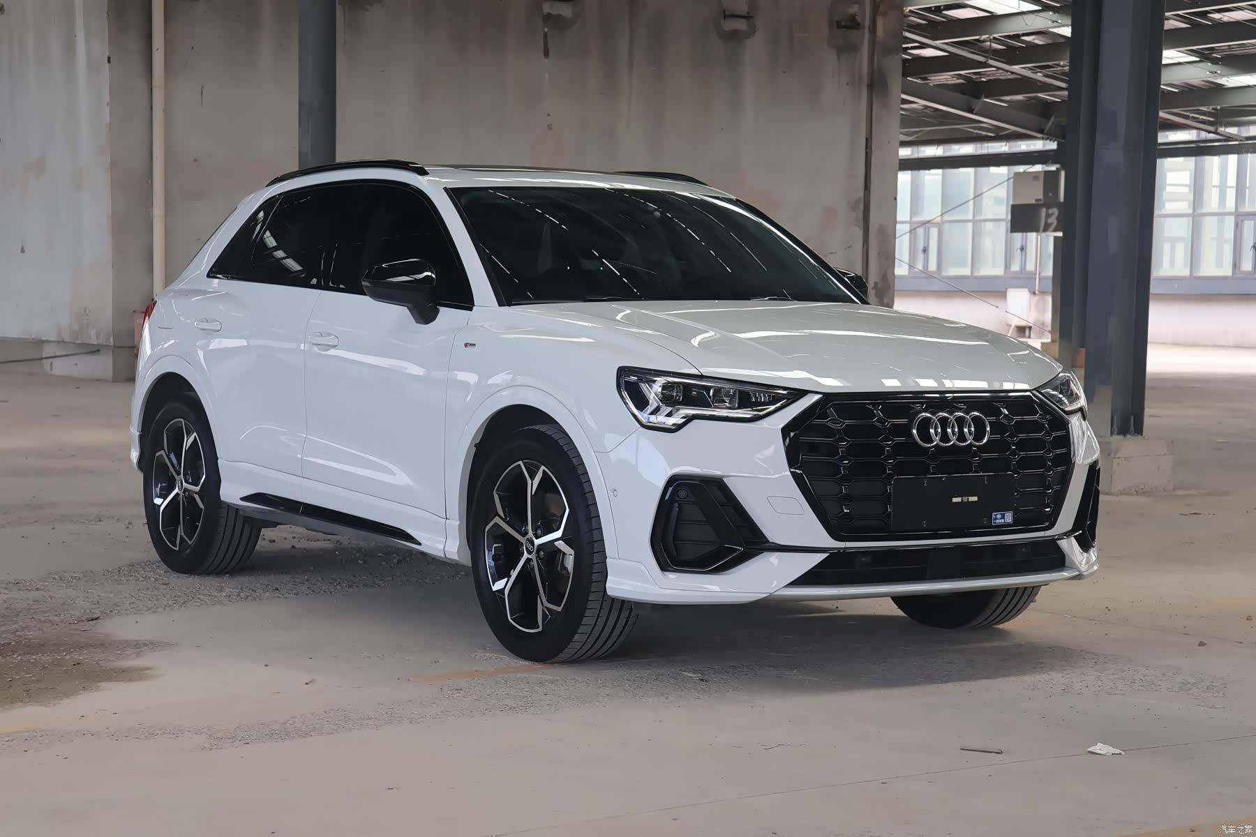 Audi Q3, 2022 3