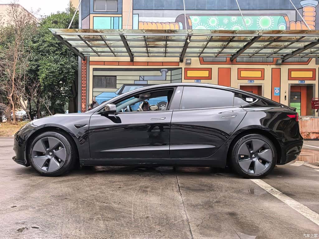 Tesla Model 3, 2023 16