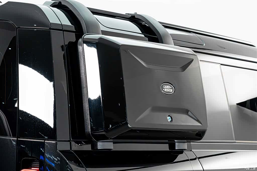 Land Rover Defender, 2024 10