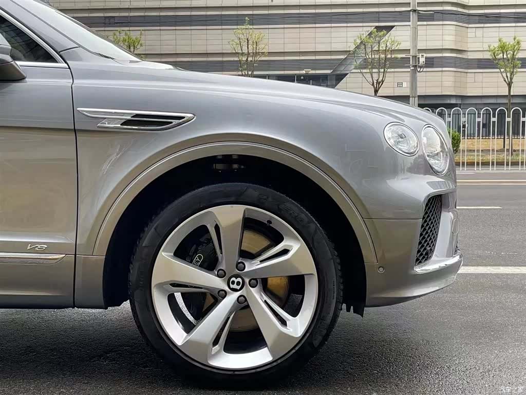 Bentley Bentayga, 2021 7