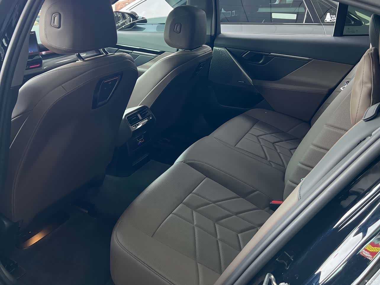 BMW 5 Series, 2024 9