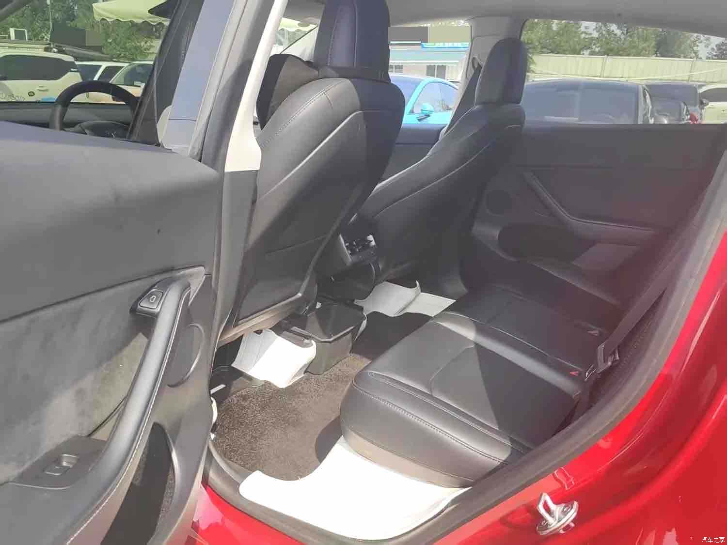 Tesla Model Y, 2022 3