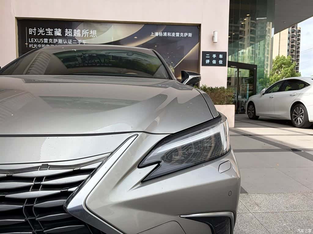 Lexus ES, 2025 все фото