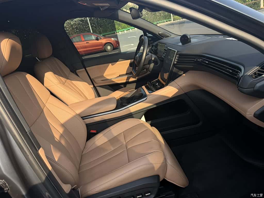 NIO ES8, 2021 10