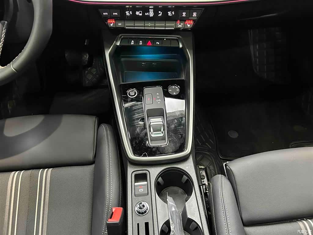 Audi A3, 2023 все фото