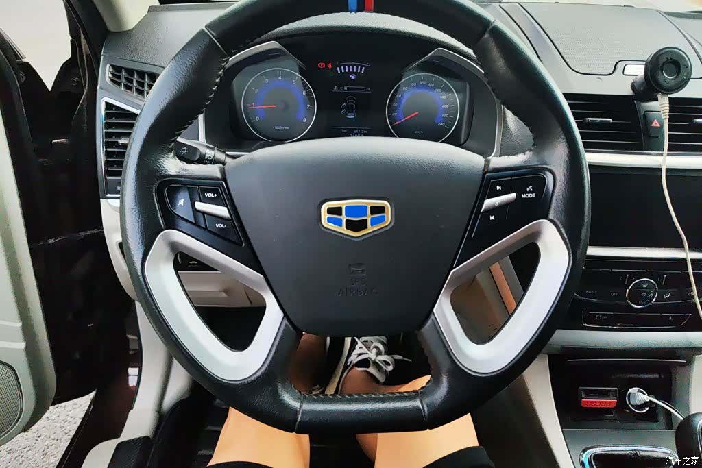 Geely Emgrand, 2016 15
