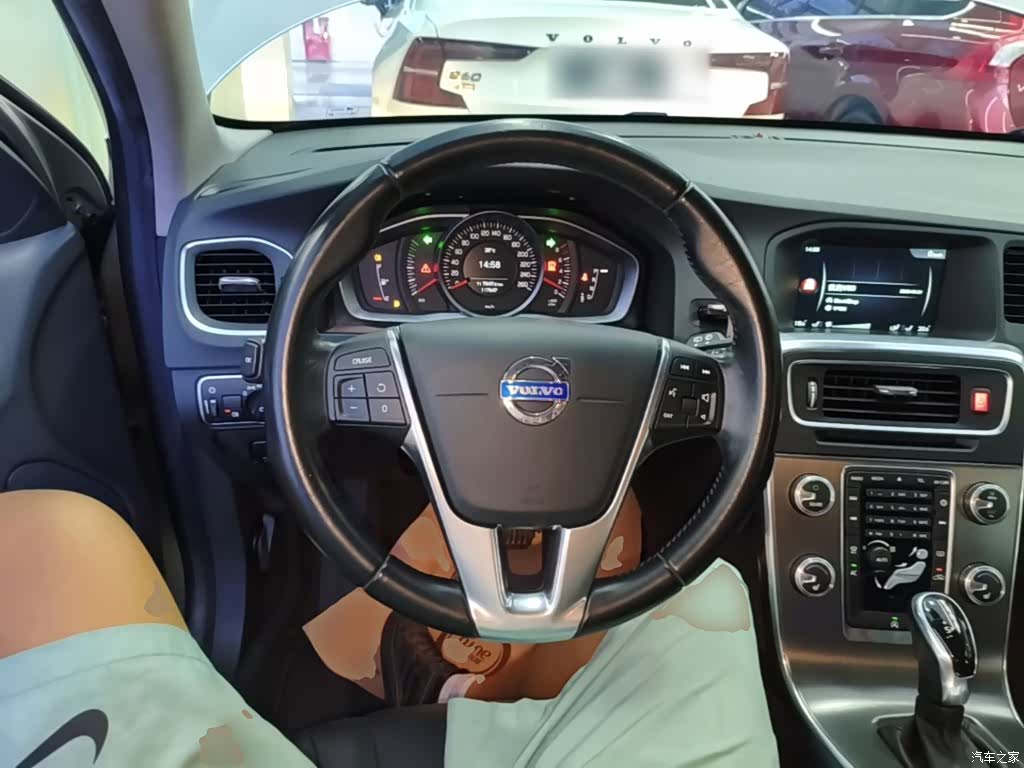 Volvo V60, 2015 11