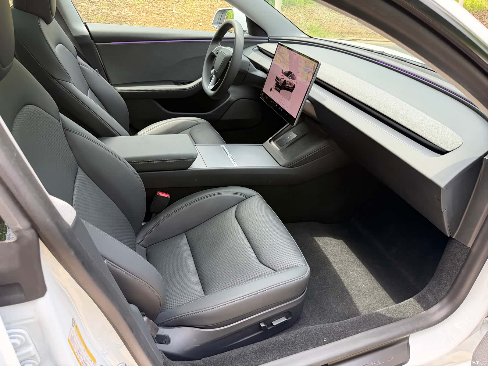 Tesla Model 3, 2026 8