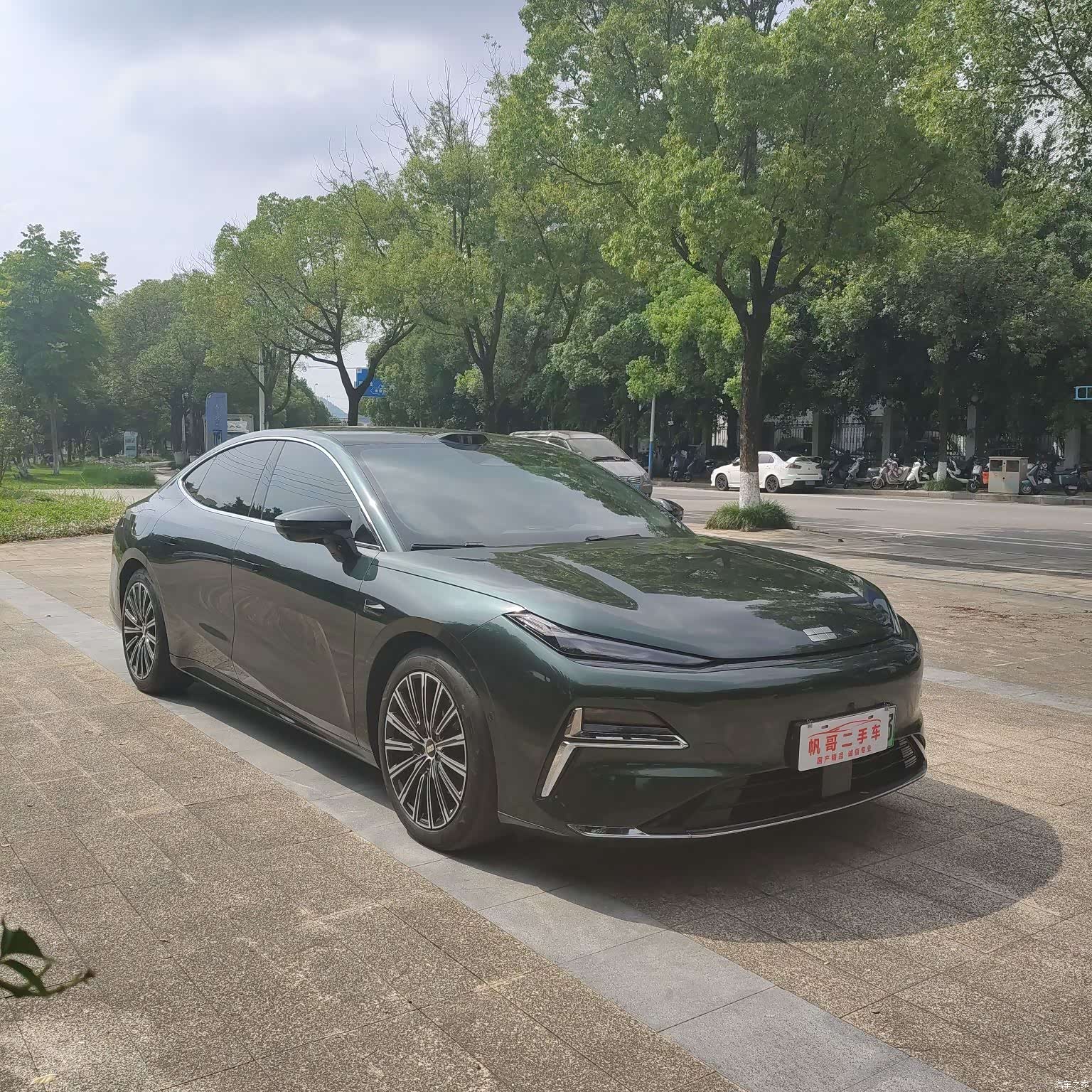 Geely 8, 2025 3
