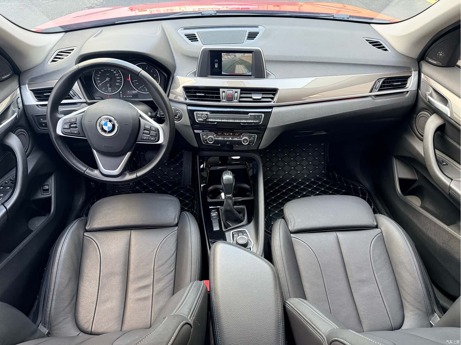BMW X1, 2018 все фото