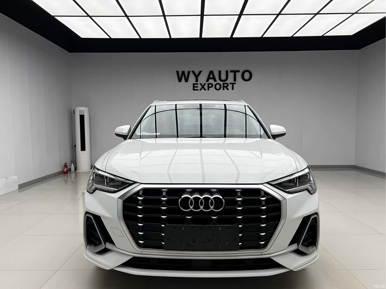 Audi Q3, 2022 2