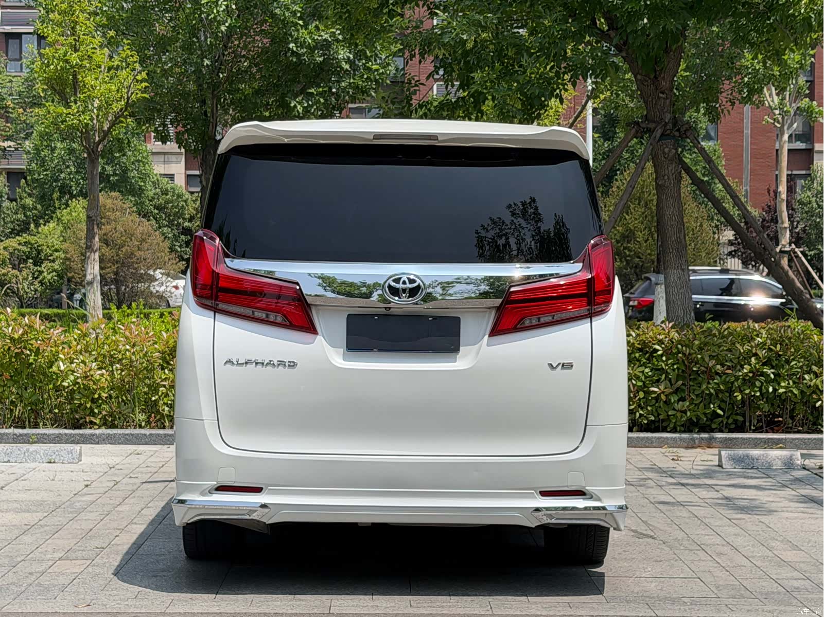 Toyota Alphard, 2016 все фото