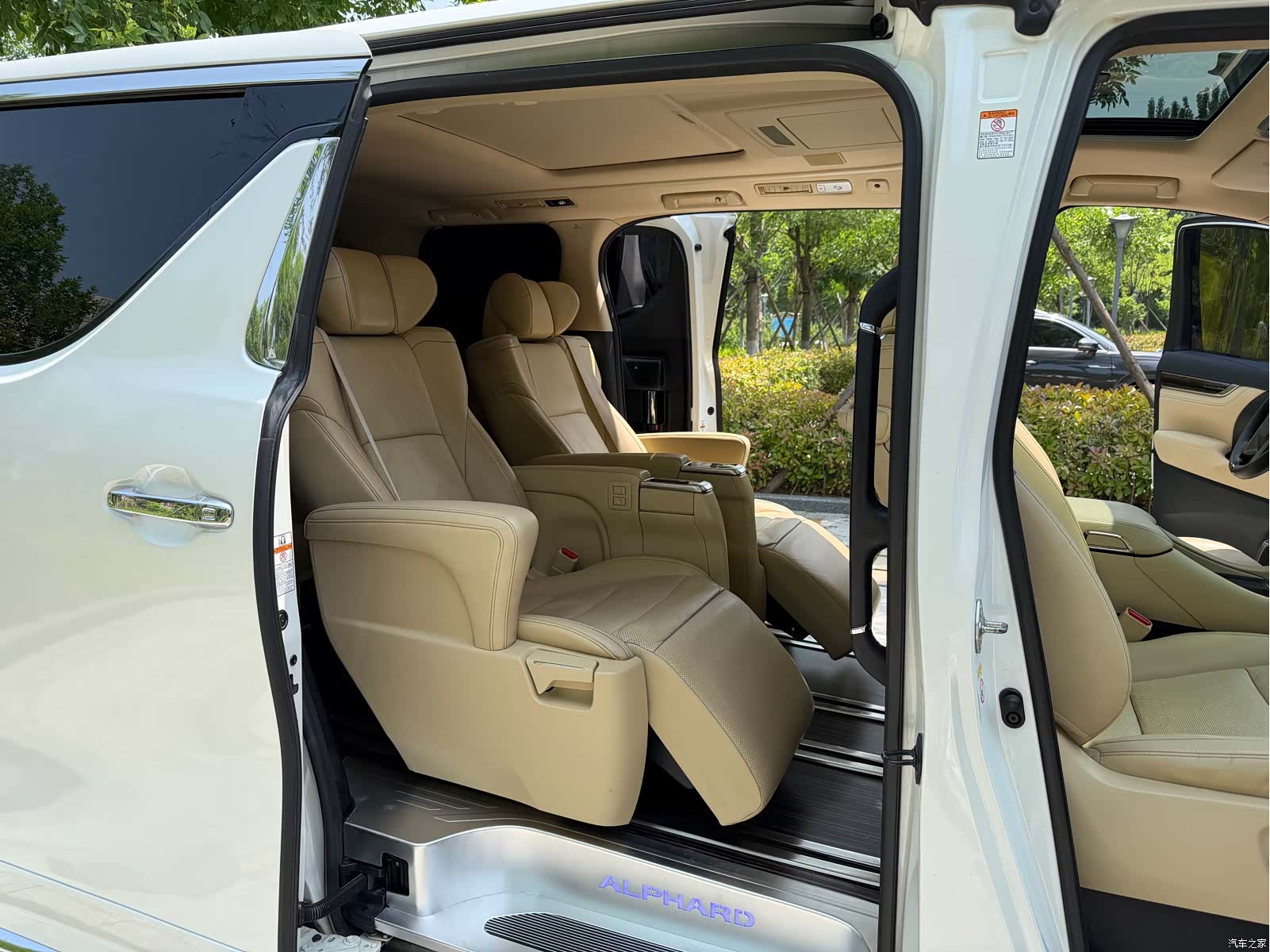 Toyota Alphard, 2016 13