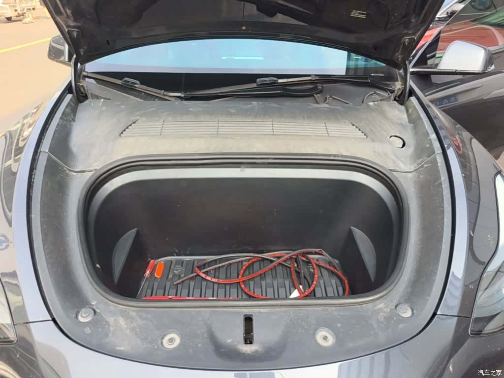 Tesla Model Y, 2024 20