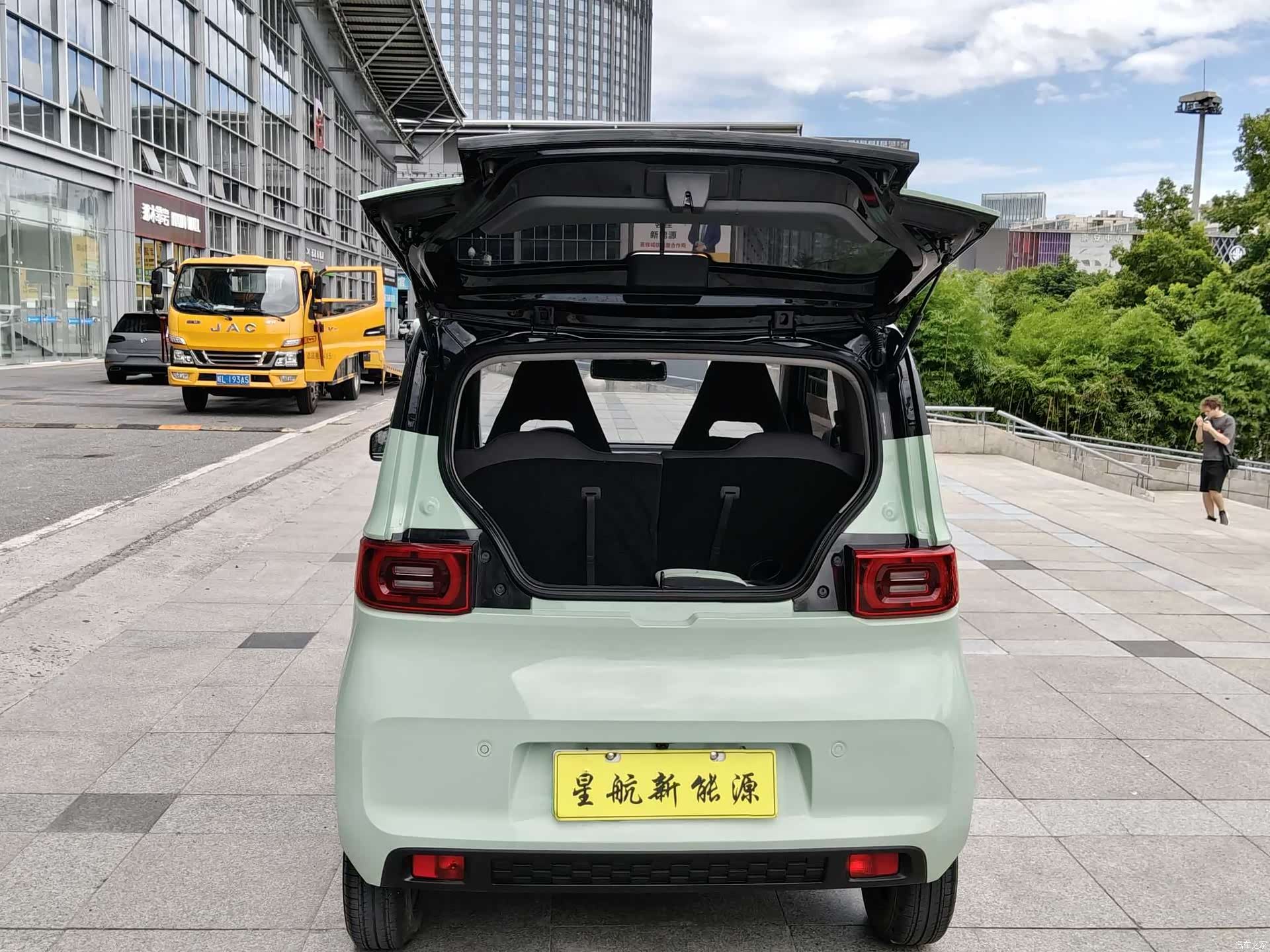 Wuling MINIEV, 2021 все фото
