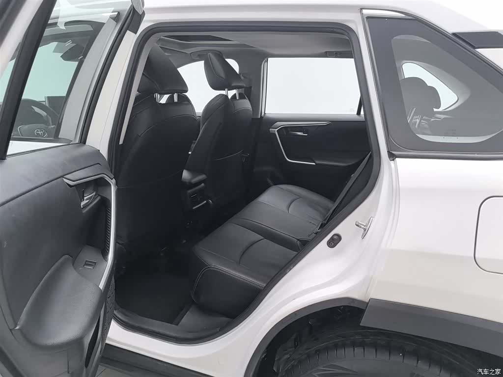 Toyota Wildlander, 2021 15