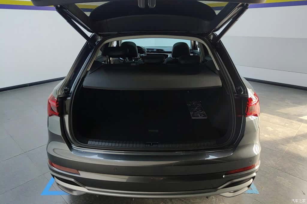 Audi Q3, 2021 4